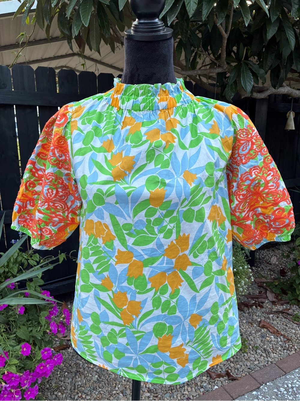 THML Floral Embroidered Puff Sleeve Blouse - Size Small - like new